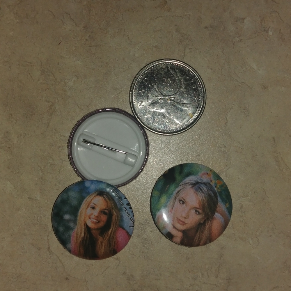 Britney Spears Button Set - Picture 2 of 2